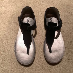 Mia sandals
